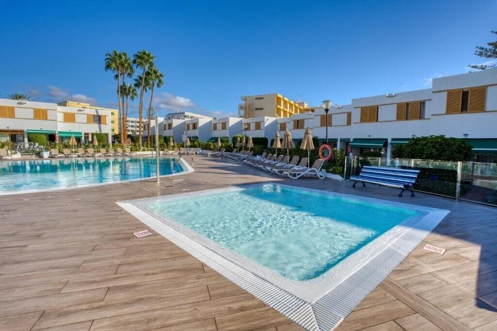 Отель RT Las Brisas 3*