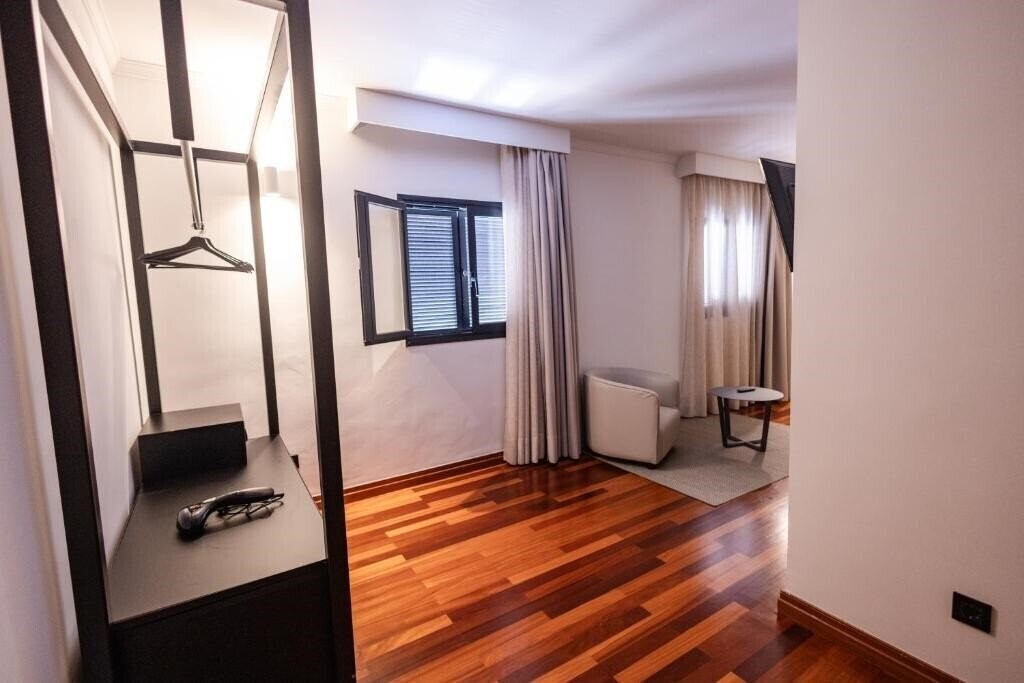 Фотография Escuela Santa Brigida 4*