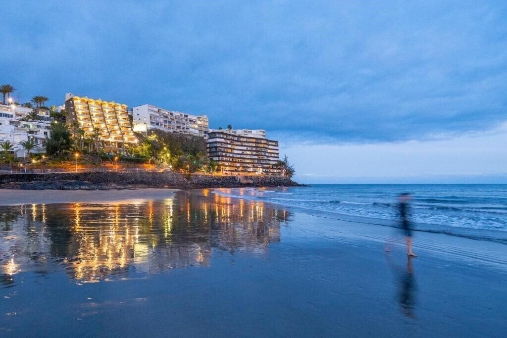 Готель Apartamentos Buganvilla 4*
