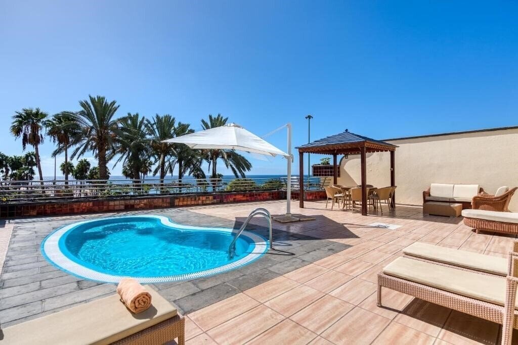 Готель Holiday Club Playa Amadores 5*