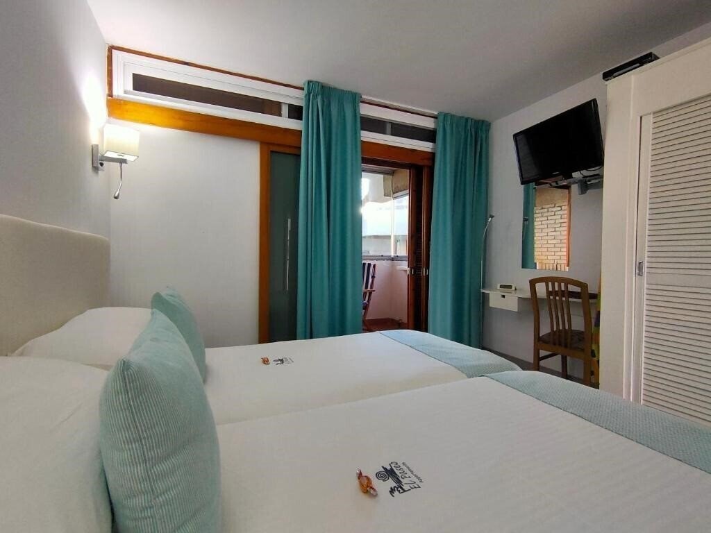 Отель Apartamentos El Paseo 3*