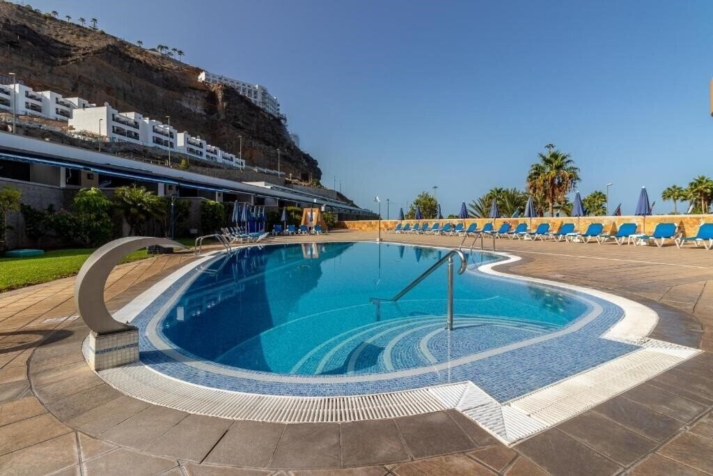 Картинка Apartamentos Amadores Beach 3*