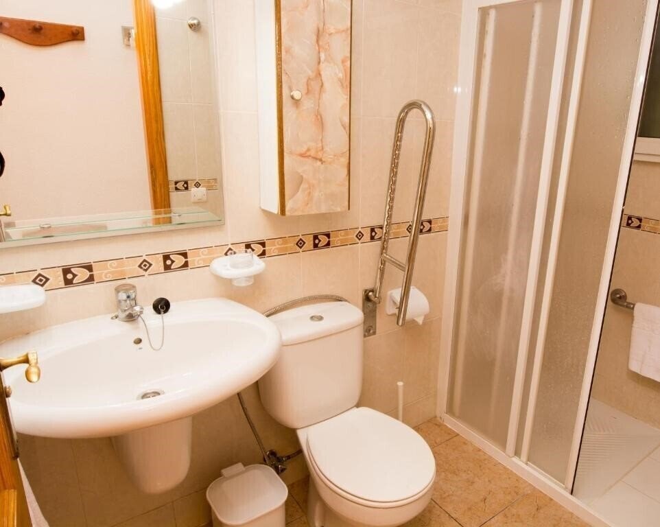 Фотография Apartamentos Los Tilos 2*