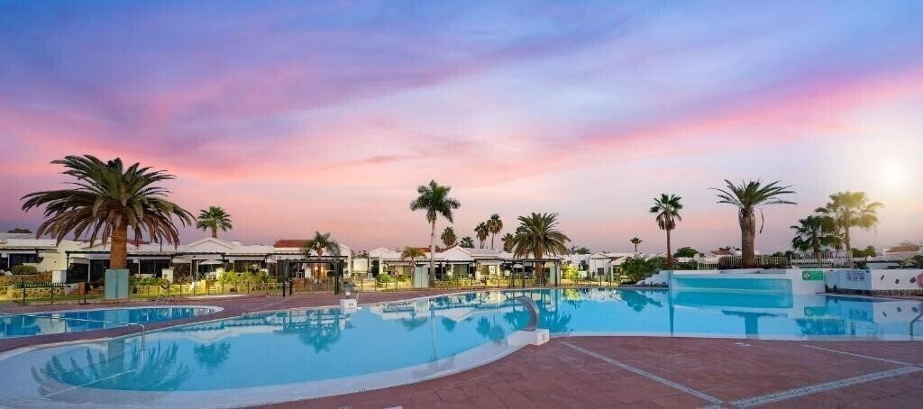 Готель Maspalomas Lago 3*
