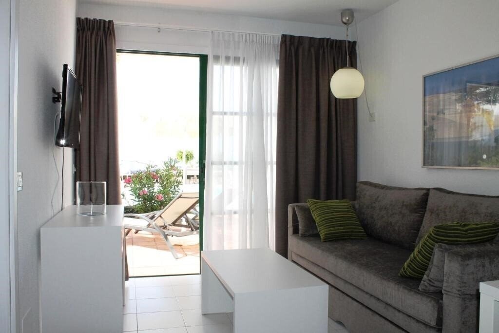 Готель Babalu Apartamentos 2*