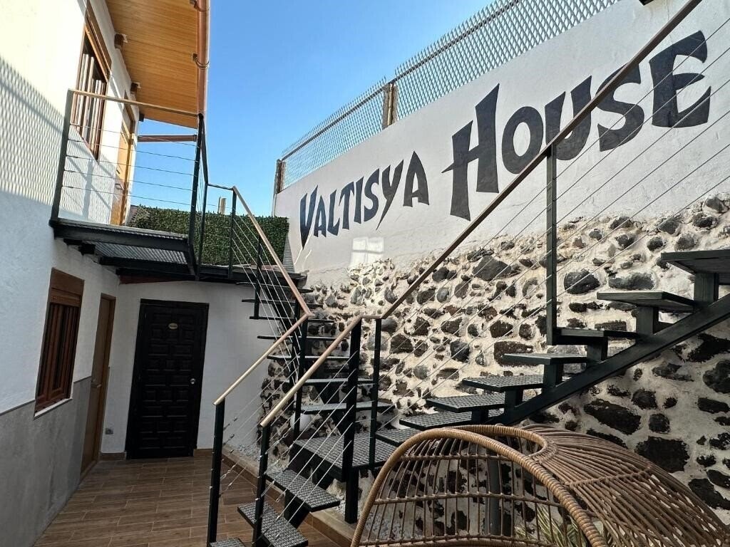 Отель Valtisya House Pool & Airport 3*