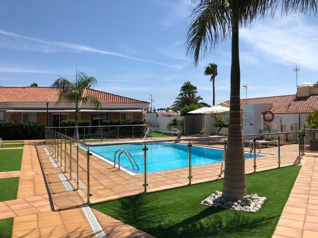 Отель Los Leones Bungalows 3*