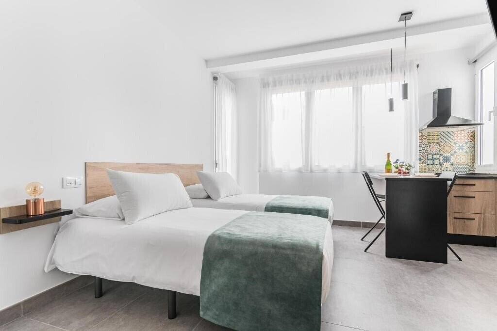 Готель Open Sea Suites 3*