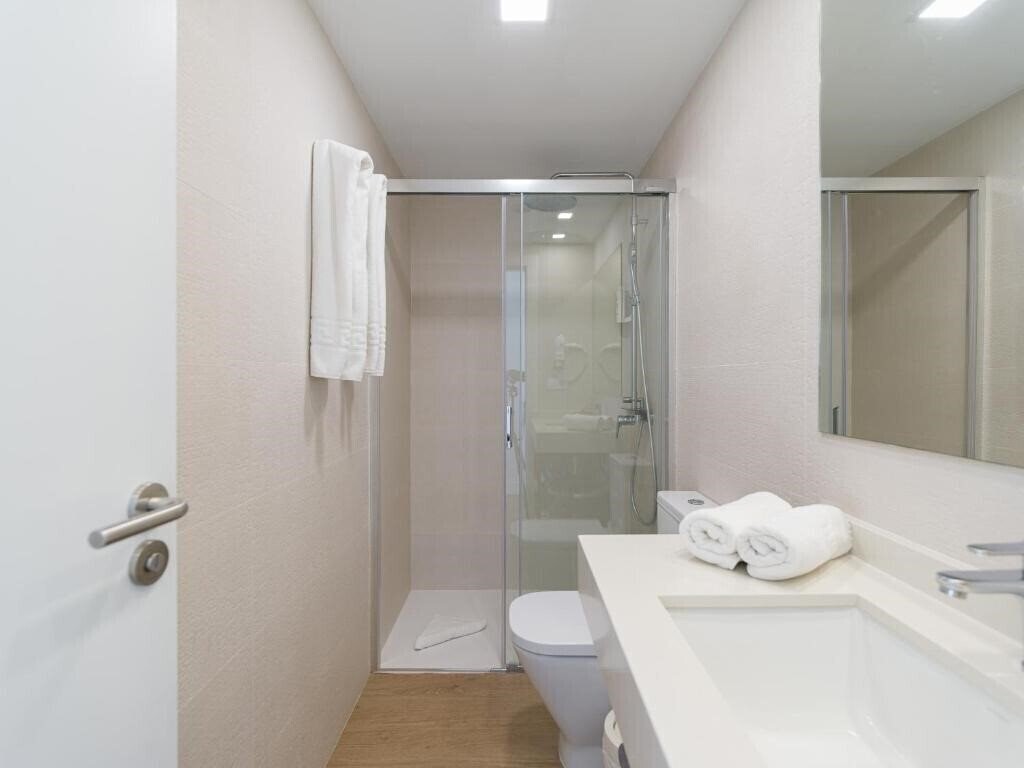 Фотографія Las Tejas Apartments 2*