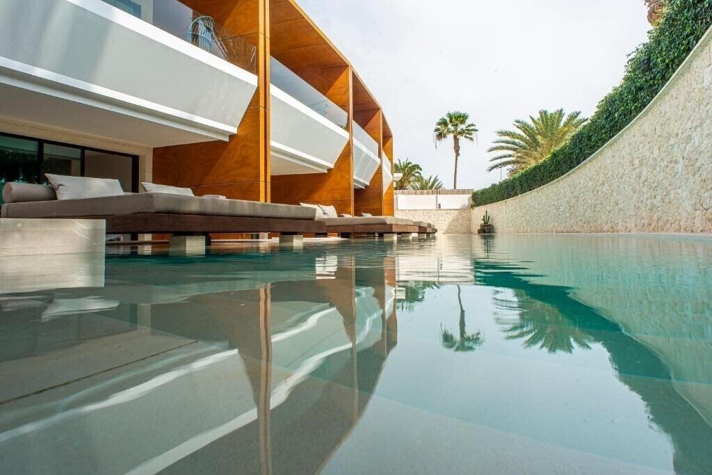 Готель Tensuites (Adults Only) 4*