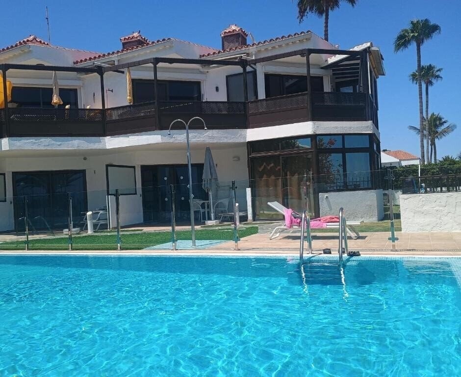 Фотография Aparthotel Corona Roja 3*