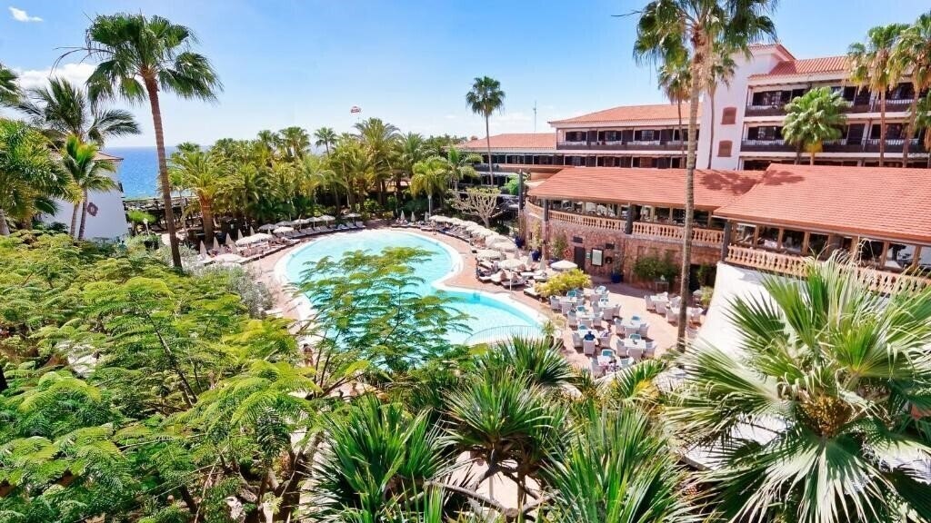 Готель Parque Tropical 4*