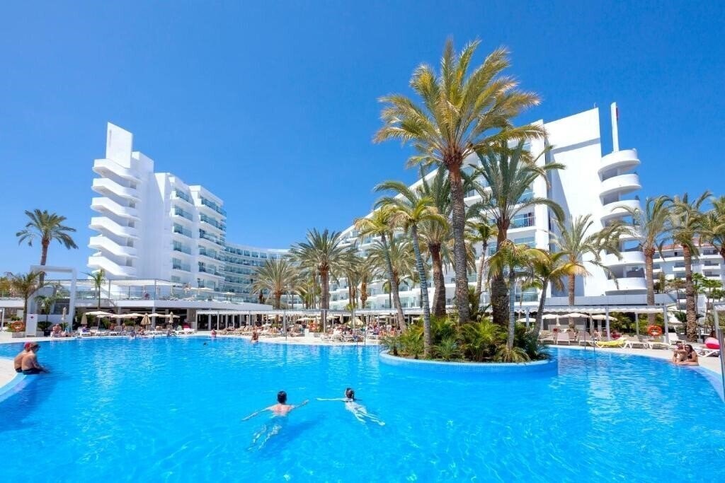 Отель Riu Papayas 4*