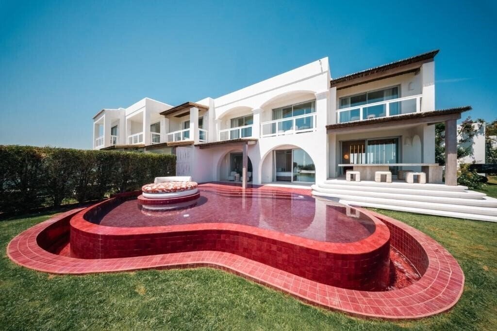Готель Destino Five Ibiza 5*