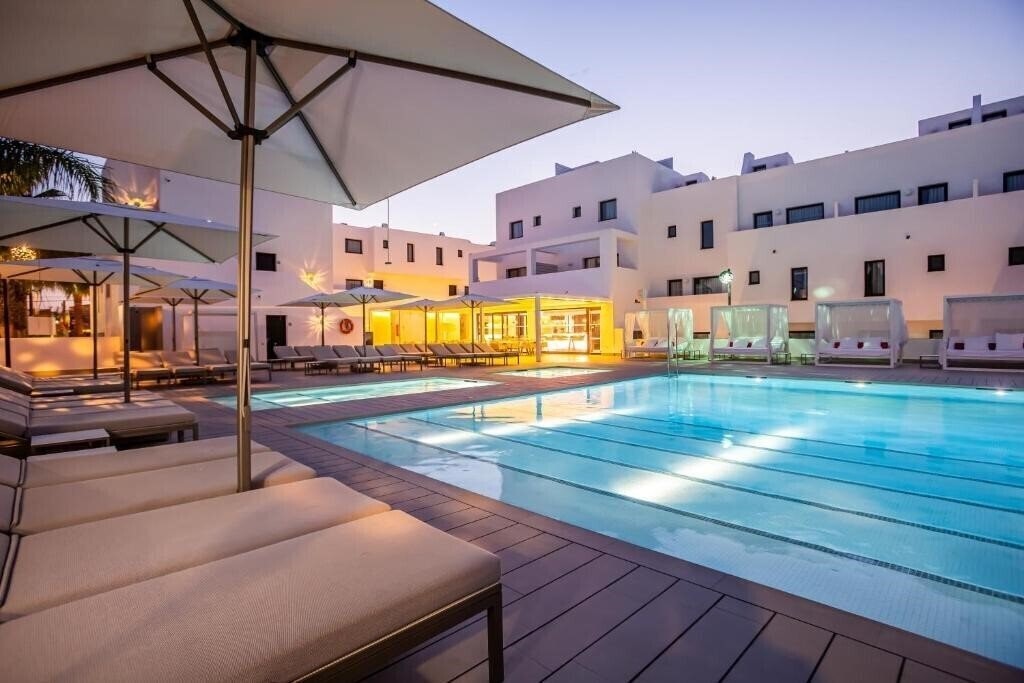Готель Migjorn Ibiza Suite 4*