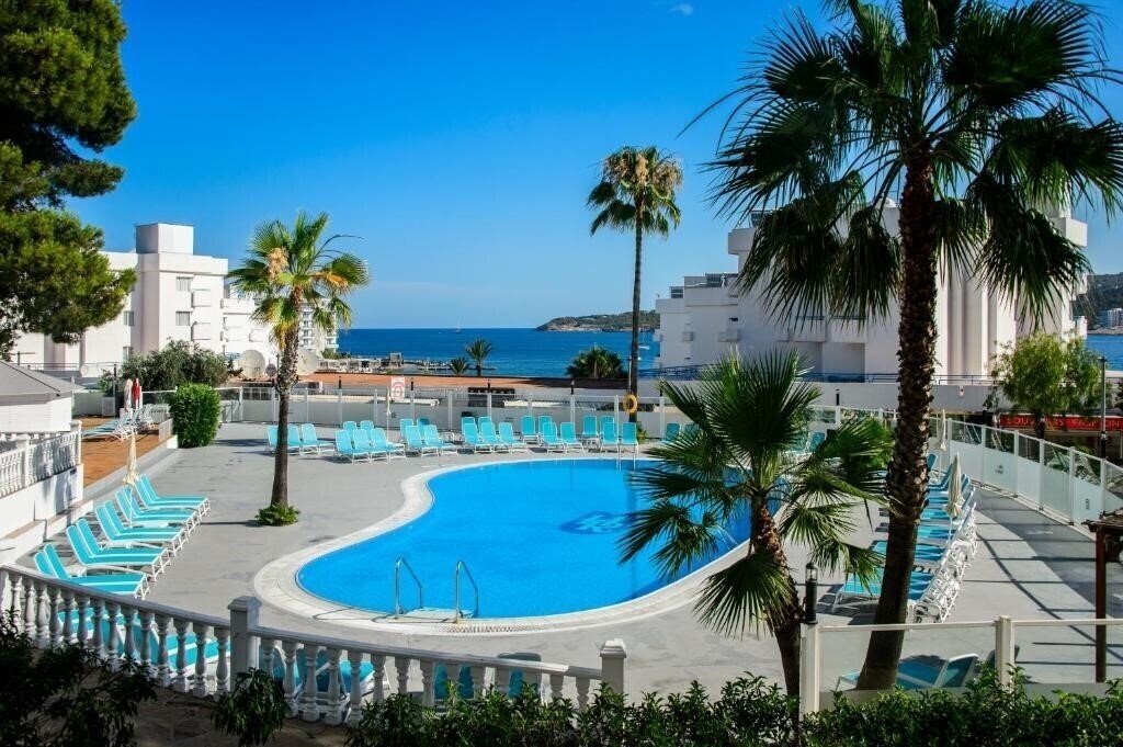 Отель Vibra Riviera Hotel 3*