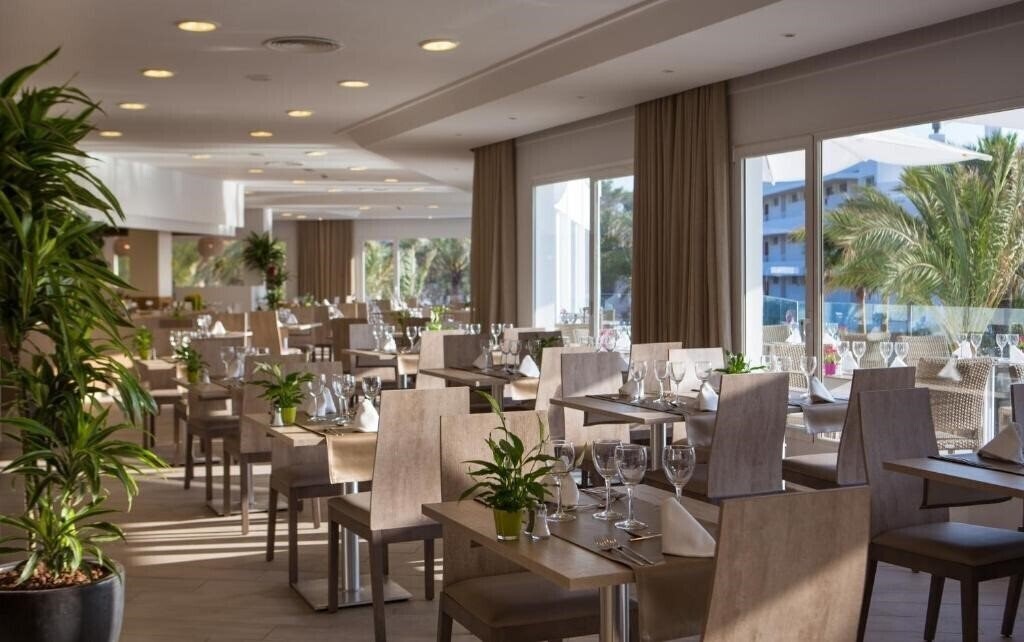 Картинка Insotel Tarida Beach Resort & SPA 4*