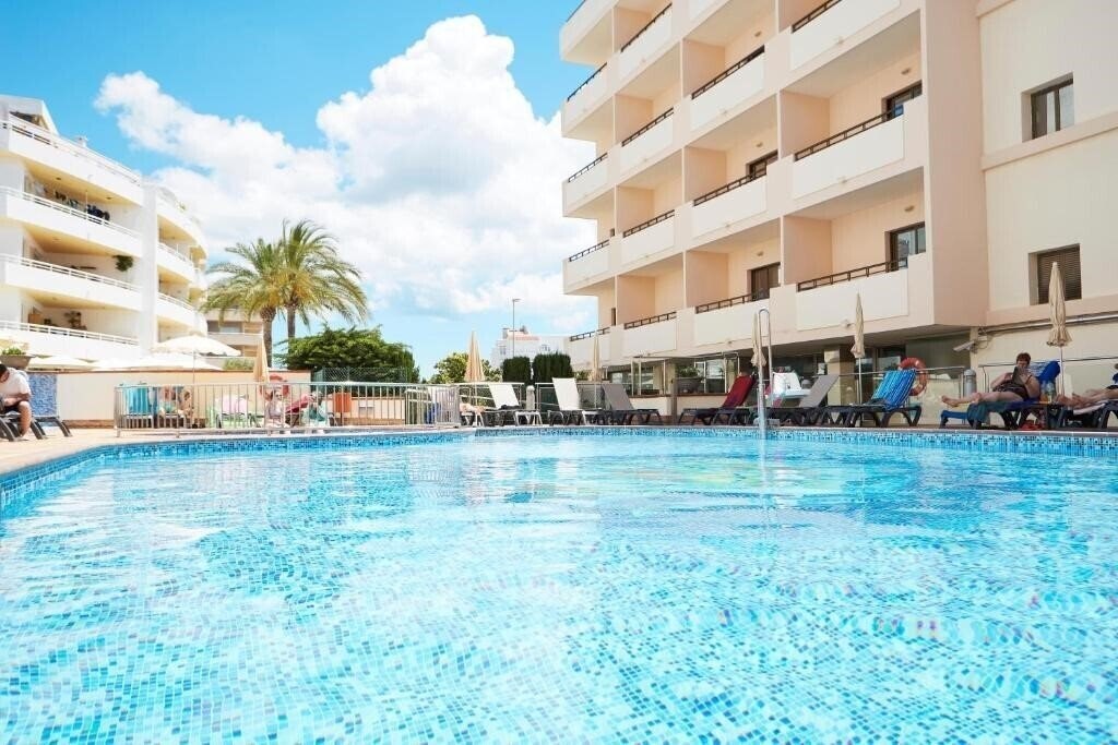 Отель Hotel Invisa La Cala 4*