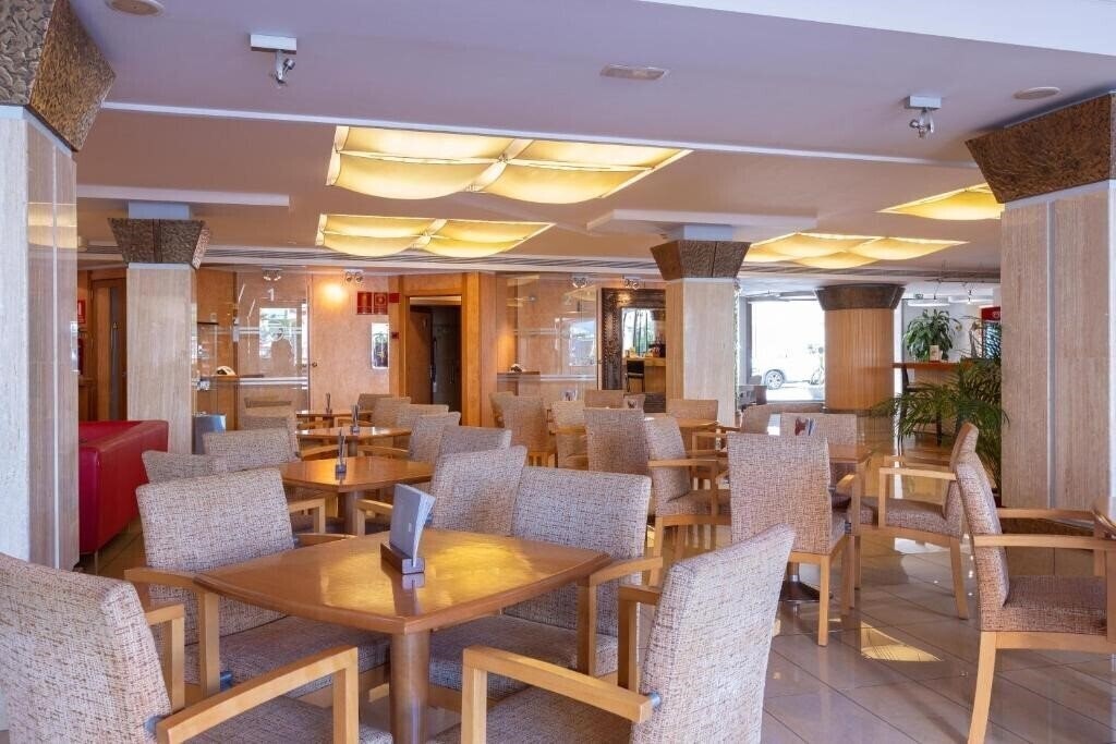 Картинка Hotel Invisa La Cala 4*