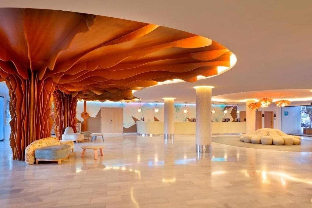 Фото Grand Palladium White Island Resort & SPA 5*