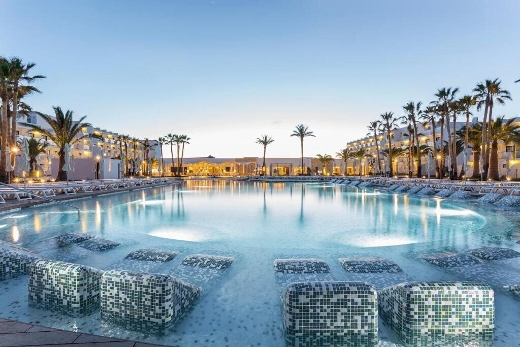 Фотография Grand Palladium White Island Resort & SPA 5*