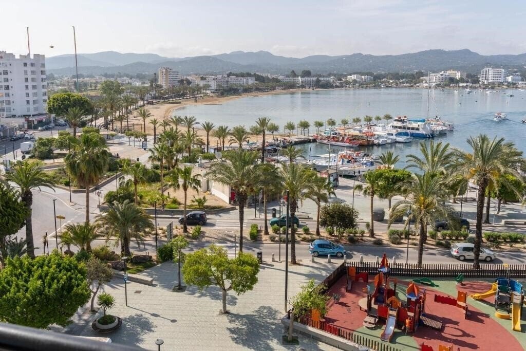 Фотография The Red Hotel By Ibiza Feeling 2*