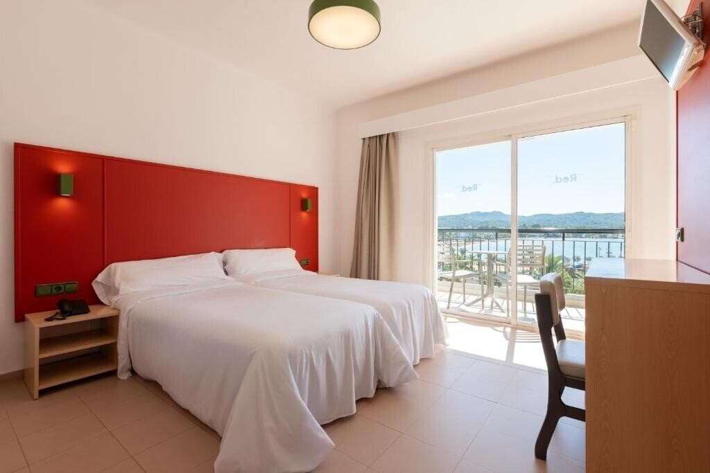 Изображение The Red Hotel By Ibiza Feeling 2*