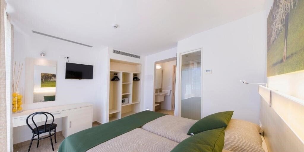 Фотография Hostal Mari 2*