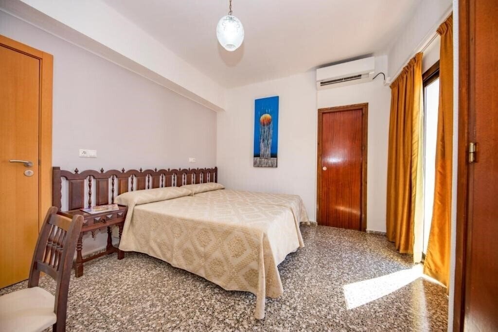 Картинка Hostal Santa Eulalia 2*