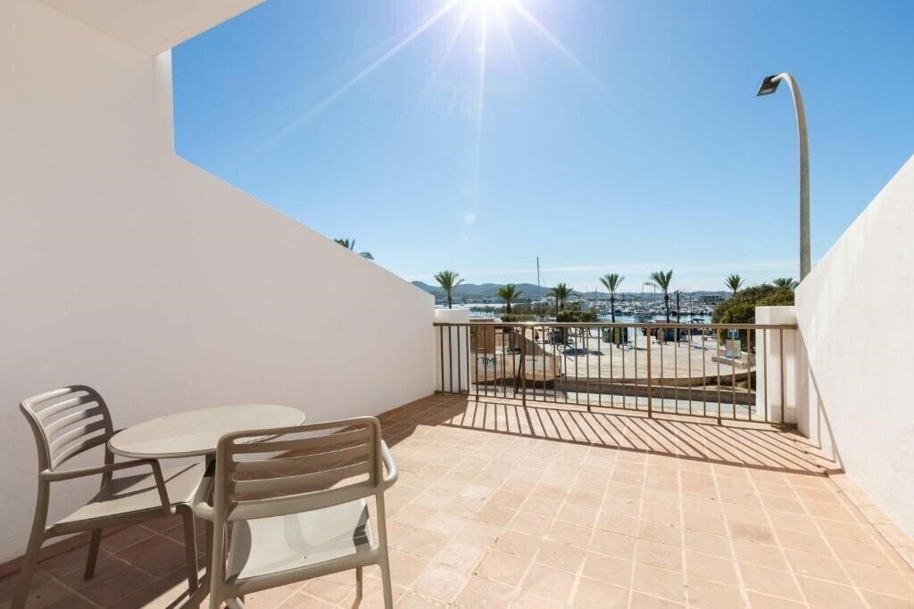 Фотография The White Apartments by Ibiza Feeling 1*