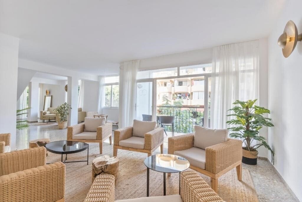 Фото Suncoast Ibiza Hotel 2*
