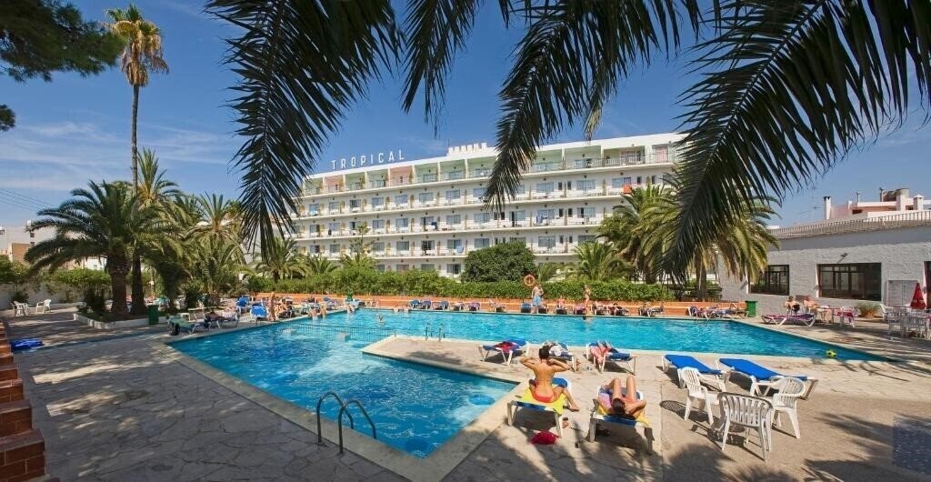 Отель Tropical 3*