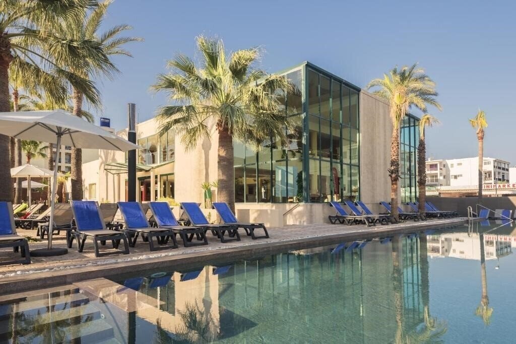 Готель Occidental Ibiza 4*