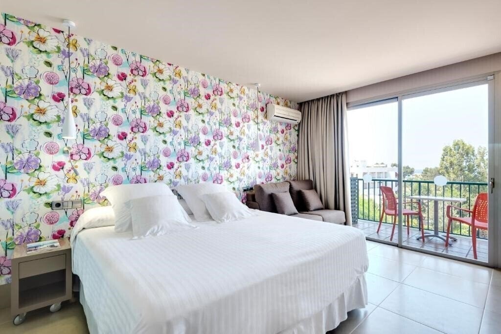 Фото Occidental Ibiza 4*