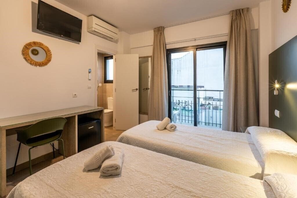 Готель Alicante 1*