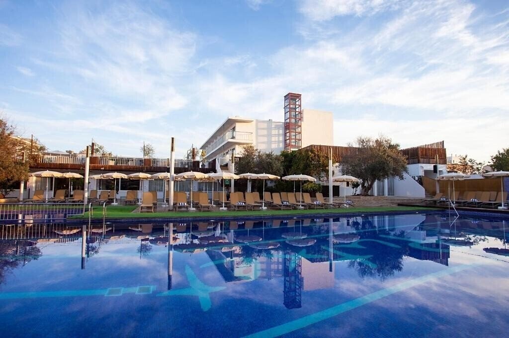 Отель Puchet Hotel 3*