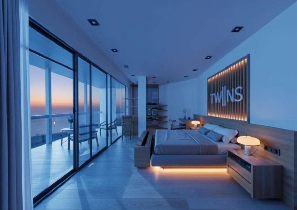 Картинка The Ibiza Twiins 4*