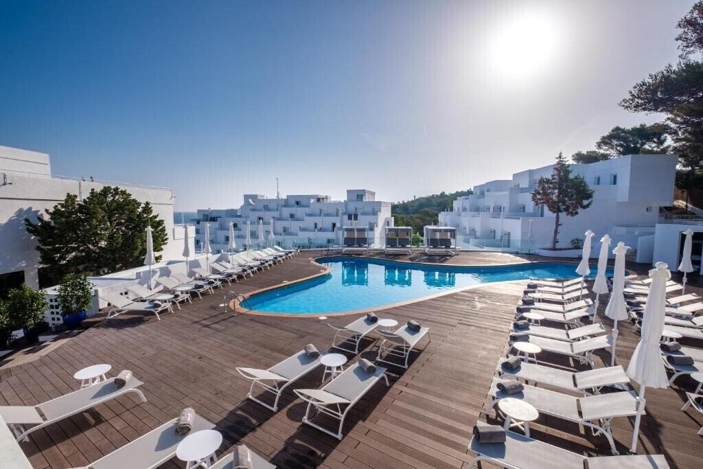 Отель Barcelo Portinatx 4*