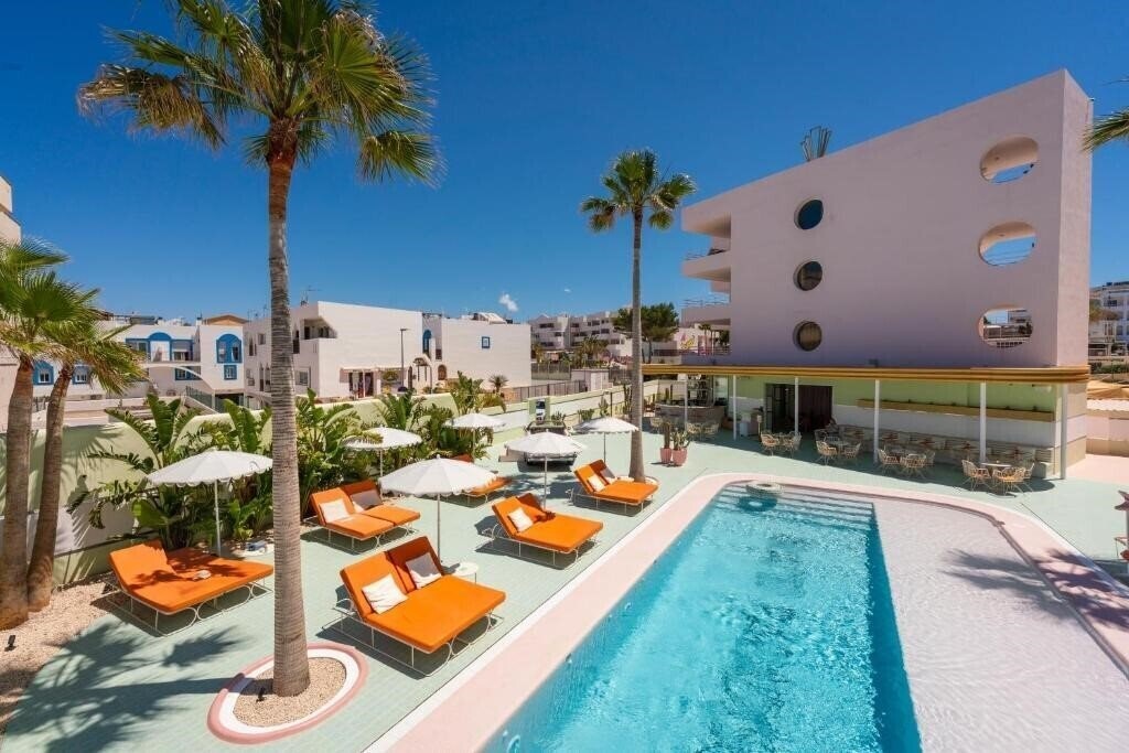 Отель Grand Paradiso Ibiza 4*