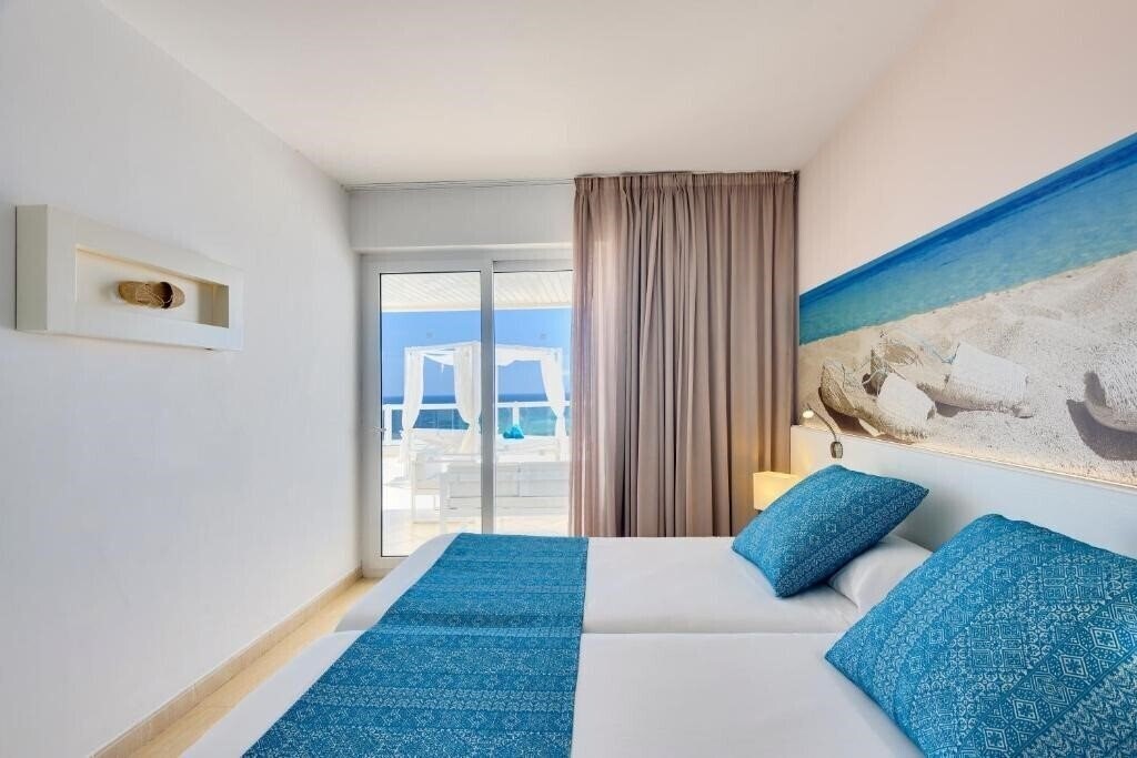 Фото Tropic Garden Aparthotel 4*