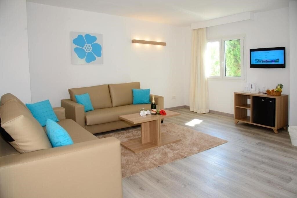 Зображення Cala Llenya Resort Ibiza 4*