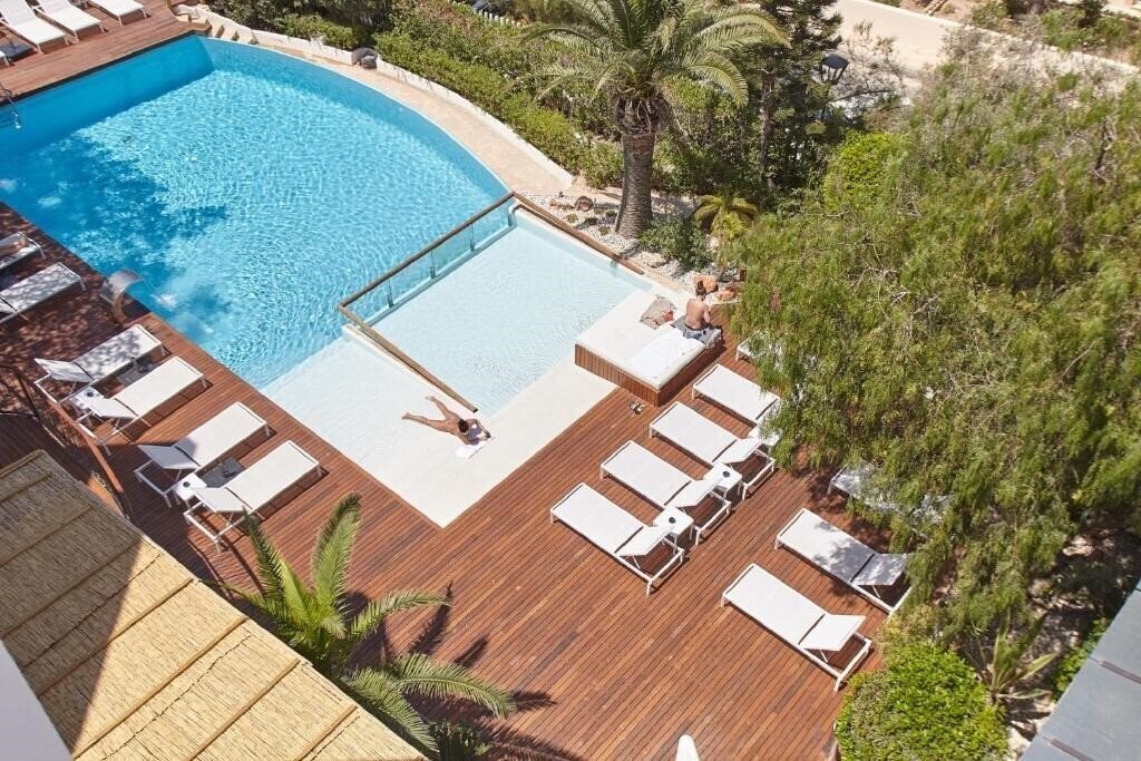 Готель Castavi Apartments 4*