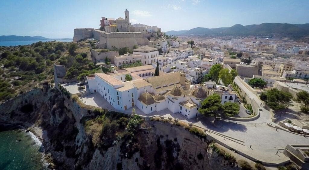Фотографія Mirador de Dalt Vila 5*