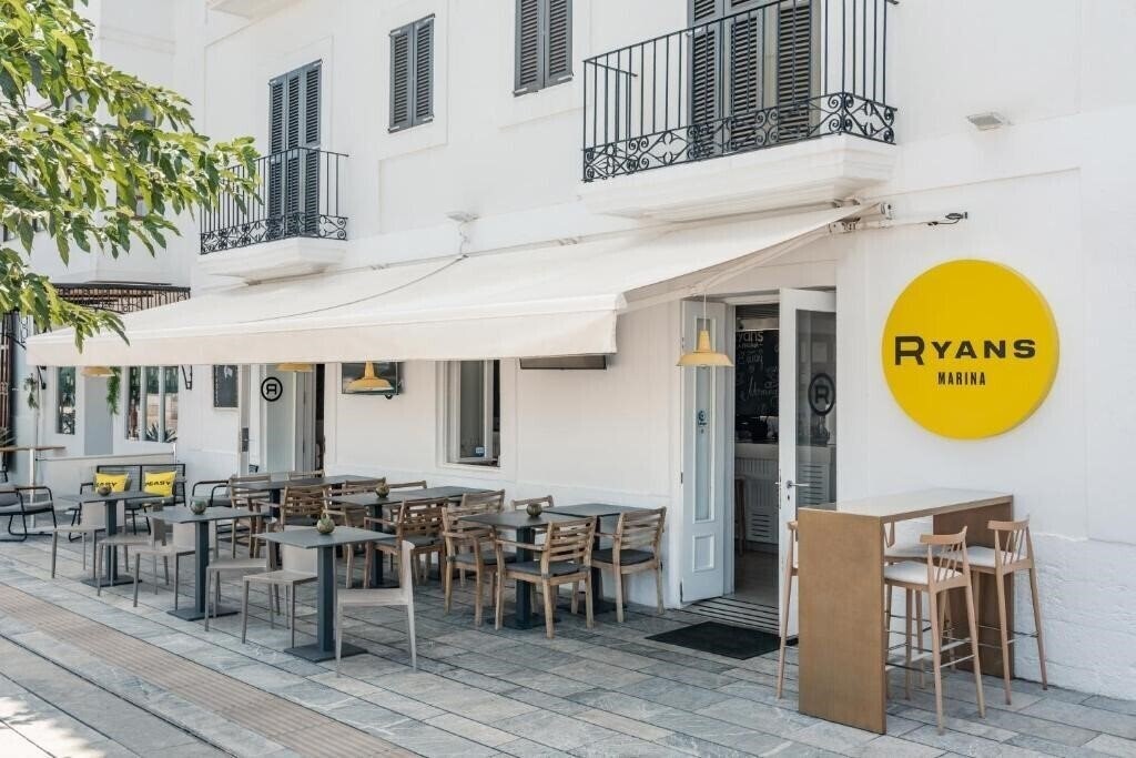 Фото Ryans La Marina 3*