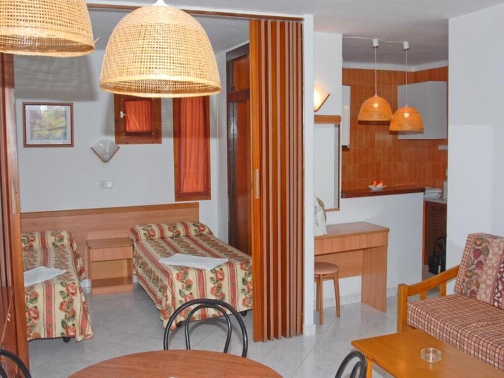 Картинка Apartamentos Del Rey 2*