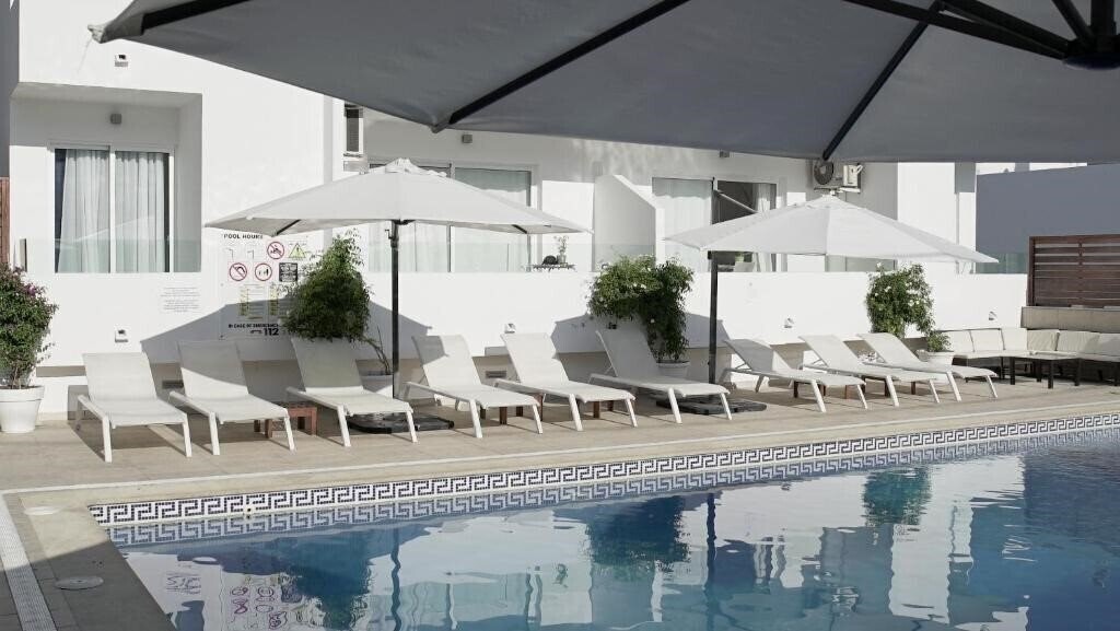 Фотографія Fleming 50 Apartments (Adults Only) 3*