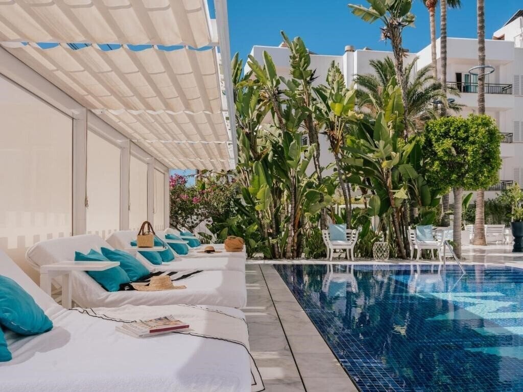 Отель MiM Ibiza Es Vive (Adults Only) 3*
