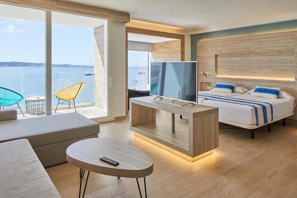 Фото Sol Bahia Ibiza Suites 2*