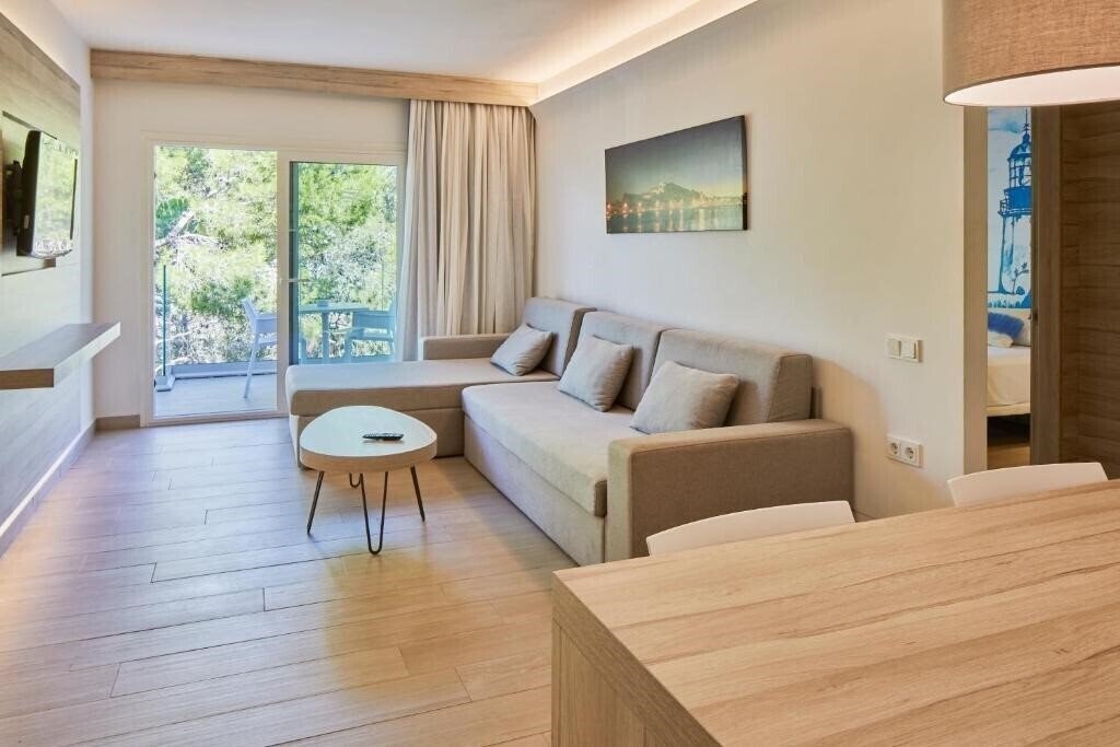 Изображение Sol Bahia Ibiza Suites 2*