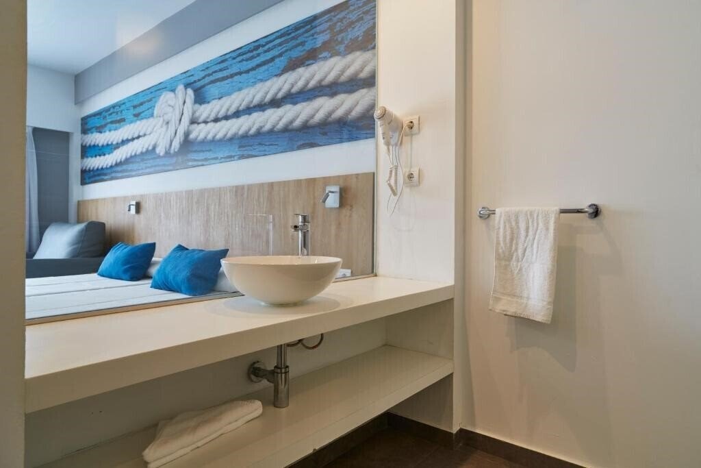 Картинка Invisa Aparthotel Casa Luis 4*